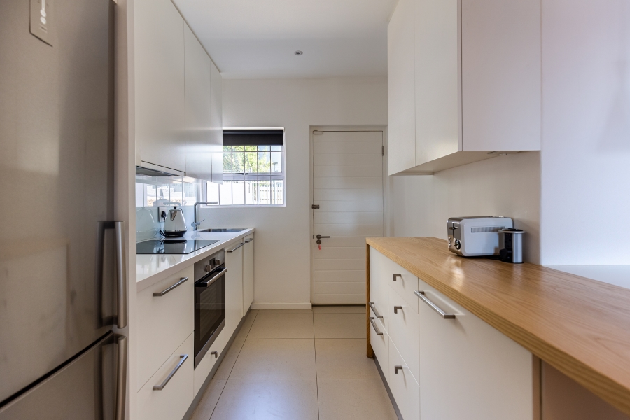 To Let 2 Bedroom Property for Rent in Vredehoek Western Cape